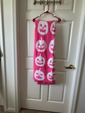 Halloween Novogratz Pink and White Reversible Jack O Lantern Halloween Blanket